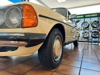 Gebraucht Mercedes 240 72 PS (52 kW) 1978 Gelb Limousine