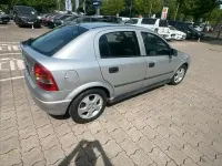 Gebraucht Opel Astra 101 PS (74 kW) 2001 Silber Kleinwagen