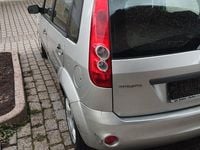 Gebraucht Ford Fiesta Ambiente 69 PS (50 kW) 2007 Silber Kleinwagen