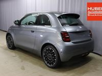 gebraucht Fiat 500e by Bocelli 42 kWh UVP 41.430,00 € 17"-Leichtmetallfelgen mit Diamantfinish, Winter-Paket: Beheizbare Vordersitze; Auflagefläche der Frontscheibenwischer beheizbar