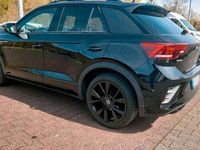Second-hand VW T-Roc R 150 CP (110 kW) 2023 Negru SUV