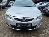 Gebraucht Opel Astra Edition 140 PS (102 kW) 2012 Silber Kombi