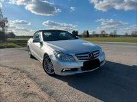 Gebraucht Mercedes E200 183 PS (134 kW) 2011 Silber Cabrio