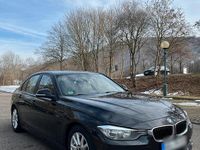 Gebraucht BMW 318 143 PS (105 kW) 2014 Schwarz Limousine