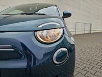 Gebraucht Fiat 500e Action 69 kW (95 PS) 2022 Colore esterno (ozean grün) Kleinwagen