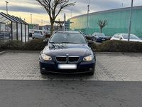 Gebraucht BMW 320 163 PS (119 kW) 2007 Blau Kombi