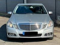 Gebraucht Mercedes E200 Elegance 136 PS (100 kW) 2010 Silber Limousine
