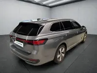 Gebraucht VW Passat 204 PS (150 kW) 2025 Grau Kombi