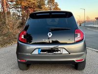 Gebraucht Renault Twingo Techno 60 kW (82 PS) 2022 Grau Kleinwagen