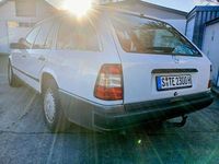 Gebraucht Mercedes E230 132 PS (97 kW) 1988 Weiß Limousine