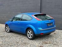 Gebraucht Ford Focus Titanium 109 PS (80 kW) 2006 Blau Limousine