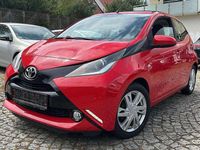 Gebraucht Toyota Aygo X-wave 69 PS (50 kW) 2014 Super red v Kleinwagen