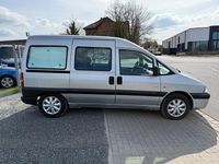 Second-hand Citroën Jumpy 109 CP (80 kW) 2006 Argintiu Monovolum