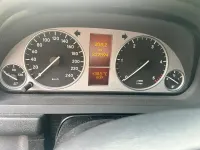 Gebraucht Mercedes B200 140 PS (102 kW) 2011 Grau Kleinwagen