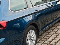 Gebraucht VW Passat 150 PS (110 kW) 2021 Blau Kombi