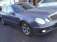 Gebraucht Mercedes E240 Avantgarde 177 PS (130 kW) 2005 Blau Limousine