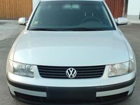 Second-hand VW Passat 125 CP (91 kW) 2000 Argintiu Berlinǎ