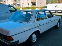 Gebraucht Mercedes 200 109 PS (80 kW) 1982 Weiß Limousine