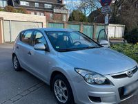 Gebraucht Hyundai i30 109 PS (80 kW) 2012 Silber Limousine