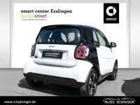 Gebraucht Smart ForTwo Coupé Passion 60 kW (82 PS) 2024 Bodypanels in white Kleinwagen