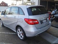 Gebraucht Mercedes B200 Sport 156 PS (114 kW) 2012 Silber Kleinwagen