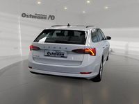 Gebraucht Skoda Octavia Ambition 150 PS (110 kW) 2023 Moonweiss metallic Kombi