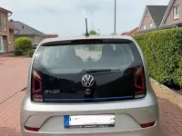 Używany VW e-up! 61 kW (83 KM) 2021 Srebrny Hatchback