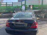Gebraucht Mercedes E220 150 PS (110 kW) 2002 Schwarz Limousine