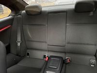 Gebraucht BMW 318 143 PS (105 kW) 2010 Schwarz Coupé