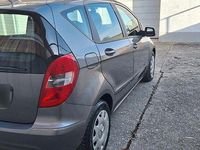 Gebraucht Mercedes A180 Elegance 116 PS (85 kW) 2011 Grau Kleinwagen