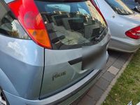 Second-hand Ford Focus 101 CP (74 kW) 2004 Albastru Hatchback