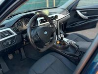 Gebraucht BMW 320 184 PS (135 kW) 2014 Blau Limousine