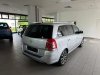 Gebraucht Opel Zafira Innovation 140 PS (102 kW) 2010 Silber Van / Kleinbus