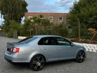 Gebraucht VW Jetta 122 PS (89 kW) 2009 Blau Limousine