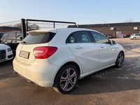 Gebraucht Mercedes A180 109 PS (80 kW) 2013 Weiß Limousine