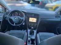 Gebraucht VW Golf VII Highline 150 PS (110 kW) 2018 Weiß Limousine