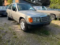 Gebraucht Mercedes 190 118 PS (86 kW) 1988 Gold Limousine