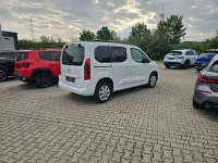 Gebraucht Opel Combo Life Ultimate 131 PS (96 kW) 2023 Casablancaweiss/glacier/arctic Van / Kleinbus