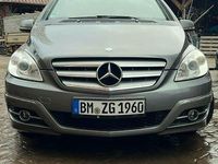 Gebraucht Mercedes B180 109 PS (80 kW) 2011 Grau Van / Kleinbus