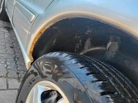 Gebraucht Mercedes ML270 163 PS (119 kW) 2001 Silber SUV