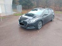 Gebraucht Hyundai i40 Trend 141 PS (103 kW) 2016 Schwarz Limousine