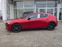 Neu Mazda 3 140 PS (102 kW) 2026 Rot Limousine