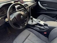 Gebraucht BMW 320 Advantage 190 PS (139 kW) 2018 Schwarz Kombi