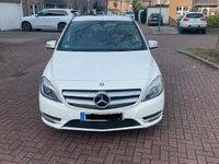 Gebraucht Mercedes B200 156 PS (114 kW) 2014 Weiß Van / Kleinbus