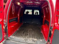 Second-hand VW Caddy Maxi 102 CP (75 kW) 2019 Roșu Monovolum