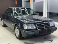 Second-hand Mercedes E220 150 CP (110 kW) 1997 Negru Cabrio