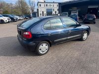Gebraucht Renault Mégane 95 PS (69 kW) 2000 Blau Kleinwagen