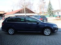 Gebraucht VW Passat Comfortline 122 PS (89 kW) 2012 Blau Kombi