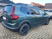 Neu Dacia Jogger Expression 101 PS (74 kW) 2025 Grün Van / Kleinbus