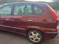 Gebraucht Nissan Almera Tino 114 PS (83 kW) 2003 Rot Van / Kleinbus